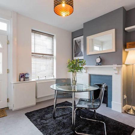Ashton House - Stylish 2 Bedroom House, Close To Luton Town Center & Airport Ngoại thất bức ảnh