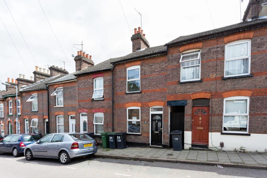 Ashton House - Stylish 2 Bedroom House, Close To Luton Town Center & Airport Ngoại thất bức ảnh