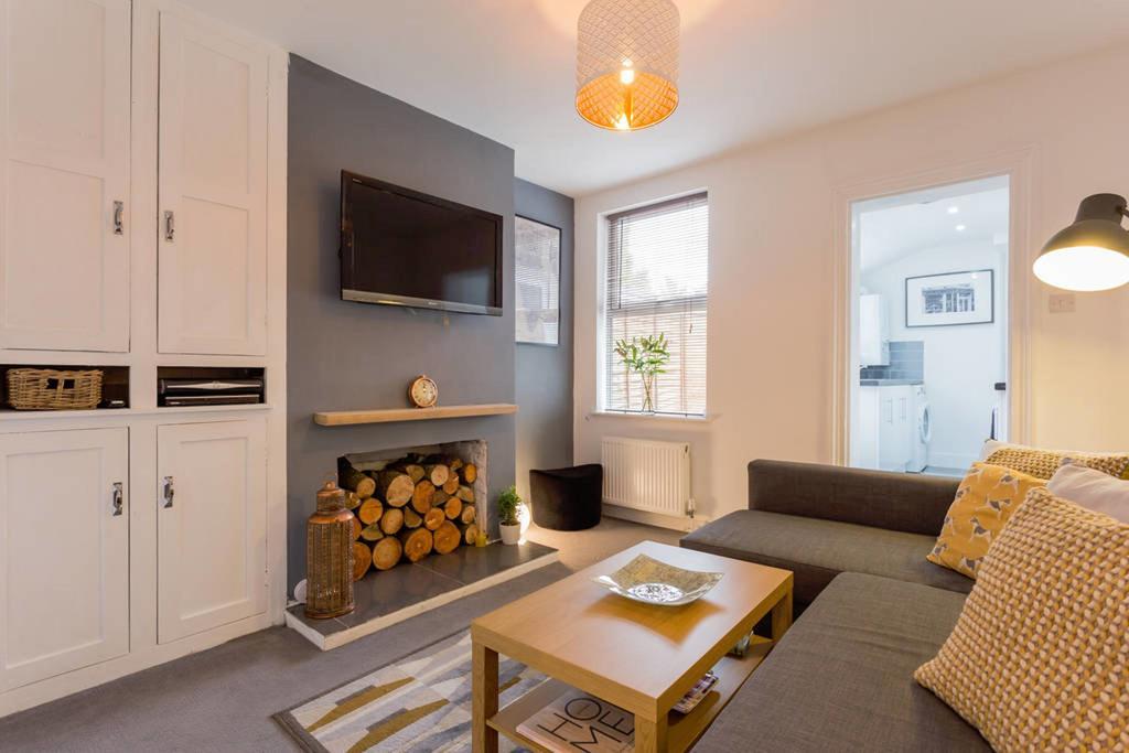 Ashton House - Stylish 2 Bedroom House, Close To Luton Town Center & Airport Ngoại thất bức ảnh
