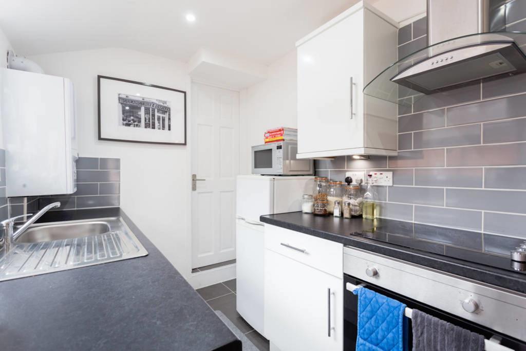 Ashton House - Stylish 2 Bedroom House, Close To Luton Town Center & Airport Ngoại thất bức ảnh